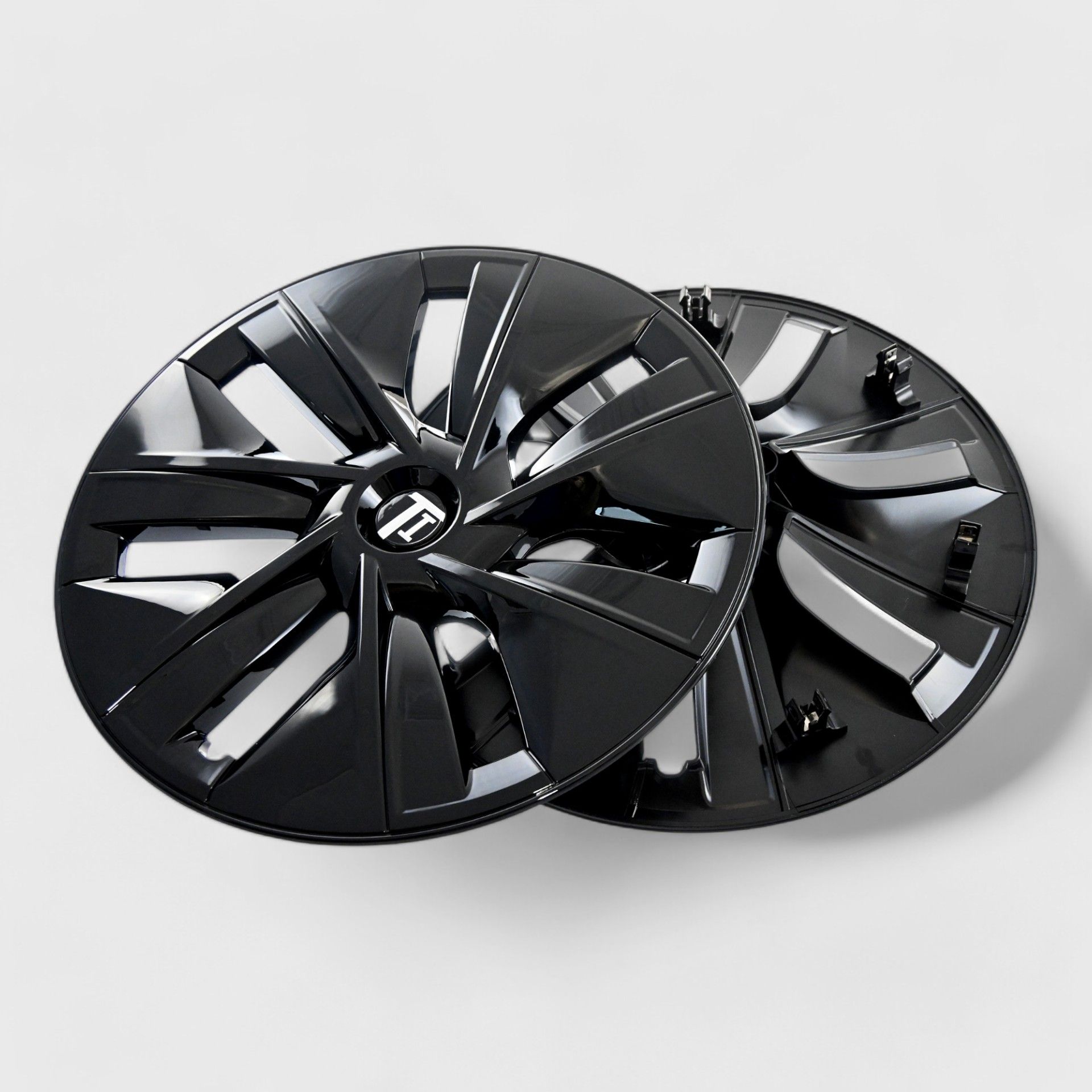 20-24 Tesla Y 4 Piece Gloss Black Snap-on Wheel Cover Set