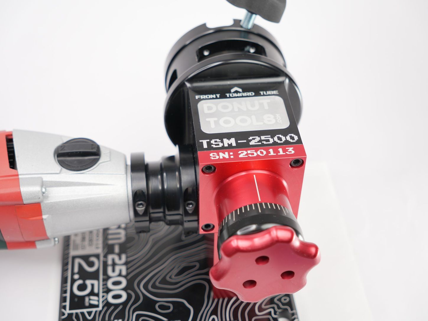 TSM-2500 White BG closeup