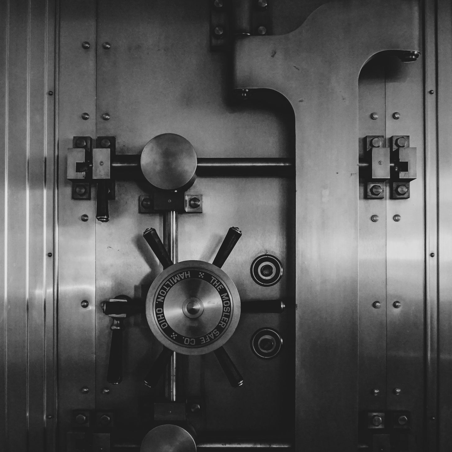 safe_security_stock.jpg