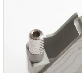 9-500 Thumbscrew