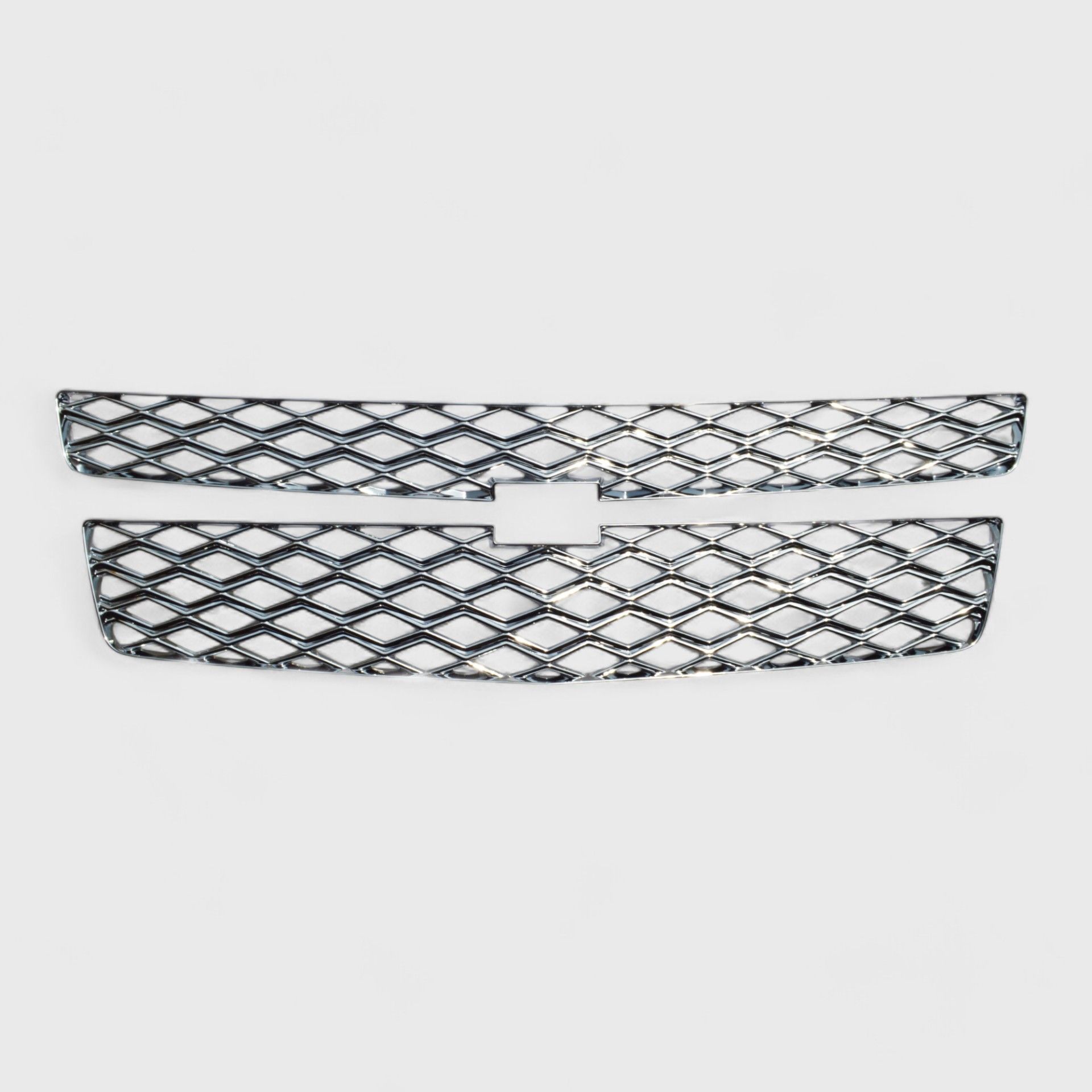 15-20 Chevrolet Tahoe/Suburban 2 Piece Diamond Mesh Chrome Tape-on Grille Overlay